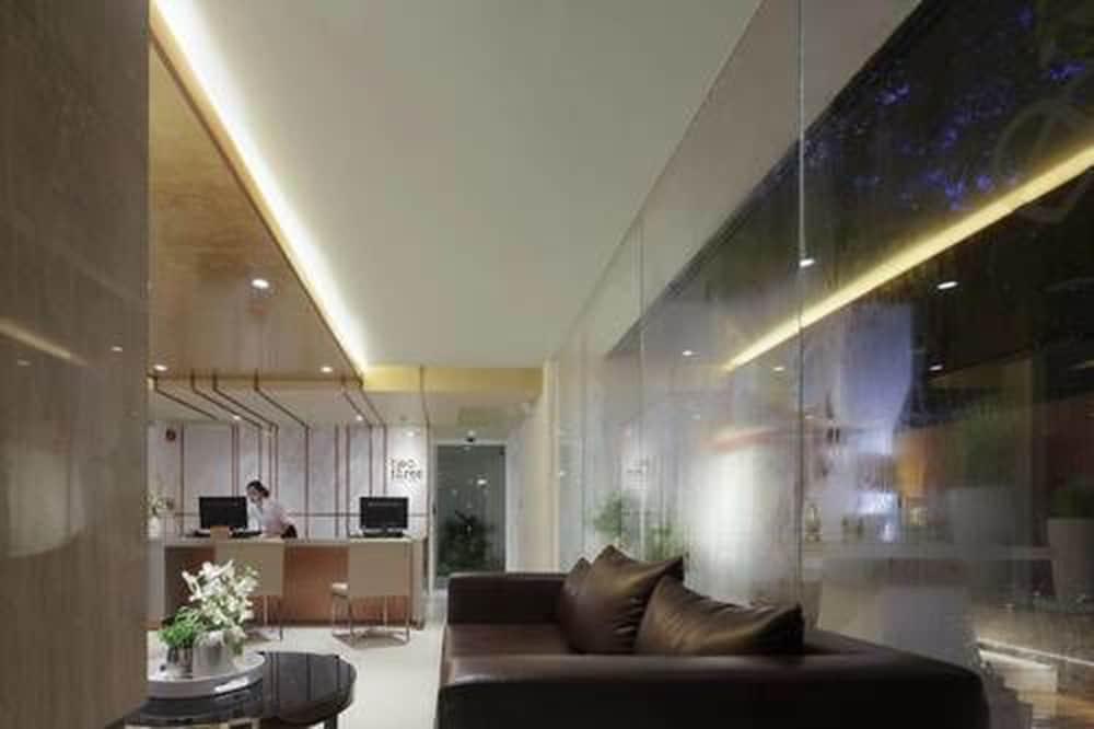 Twothree A Homely Hotel - Sha Extra Plus Bangkok Esterno foto
