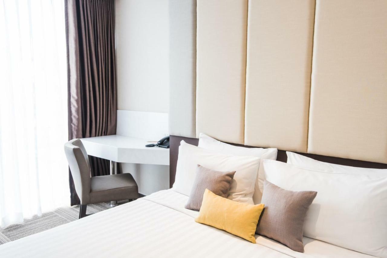 Twothree A Homely Hotel - Sha Extra Plus Bangkok Esterno foto