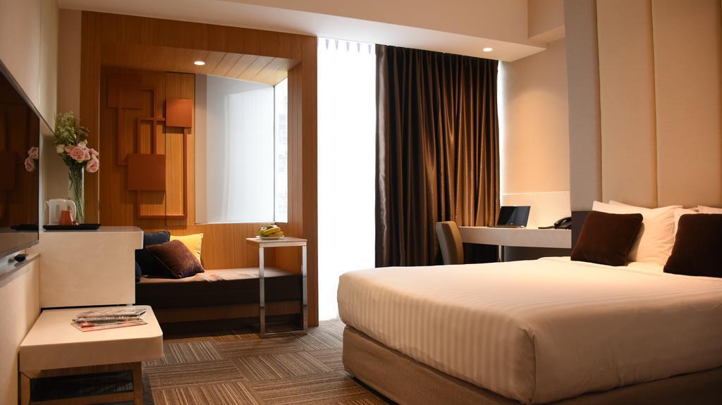 Twothree A Homely Hotel - Sha Extra Plus Bangkok Esterno foto